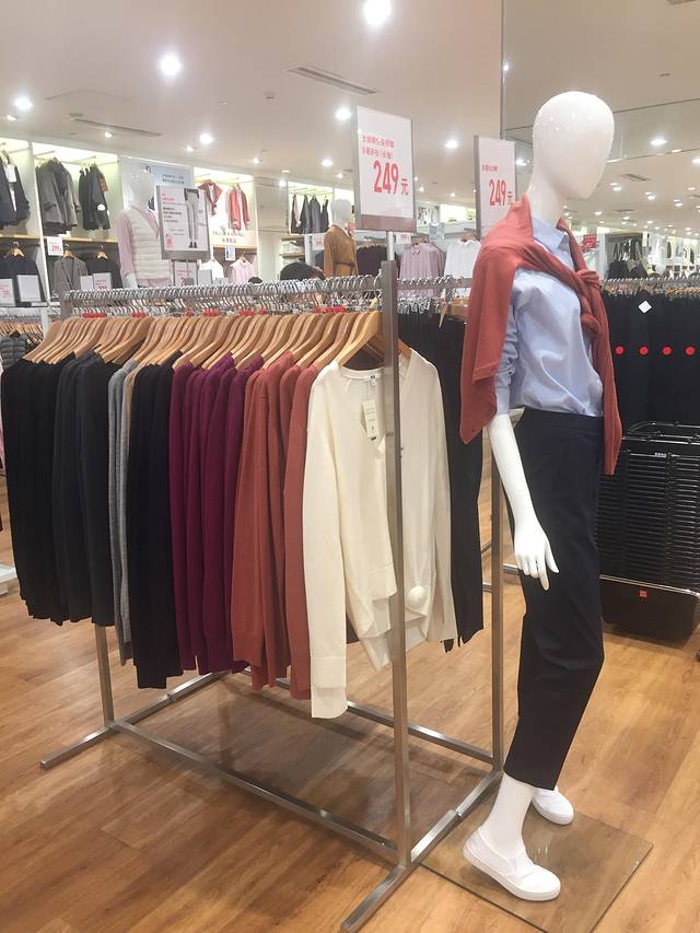 优衣库(龙德广场店)