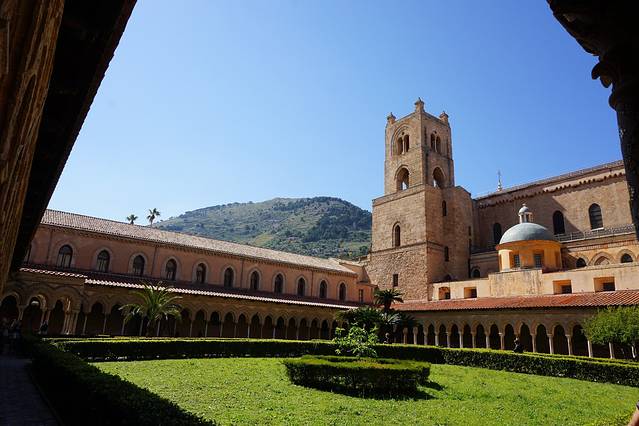 蒙雷阿莱大教堂