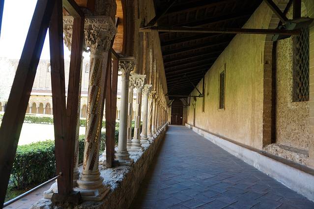 蒙雷阿莱大教堂