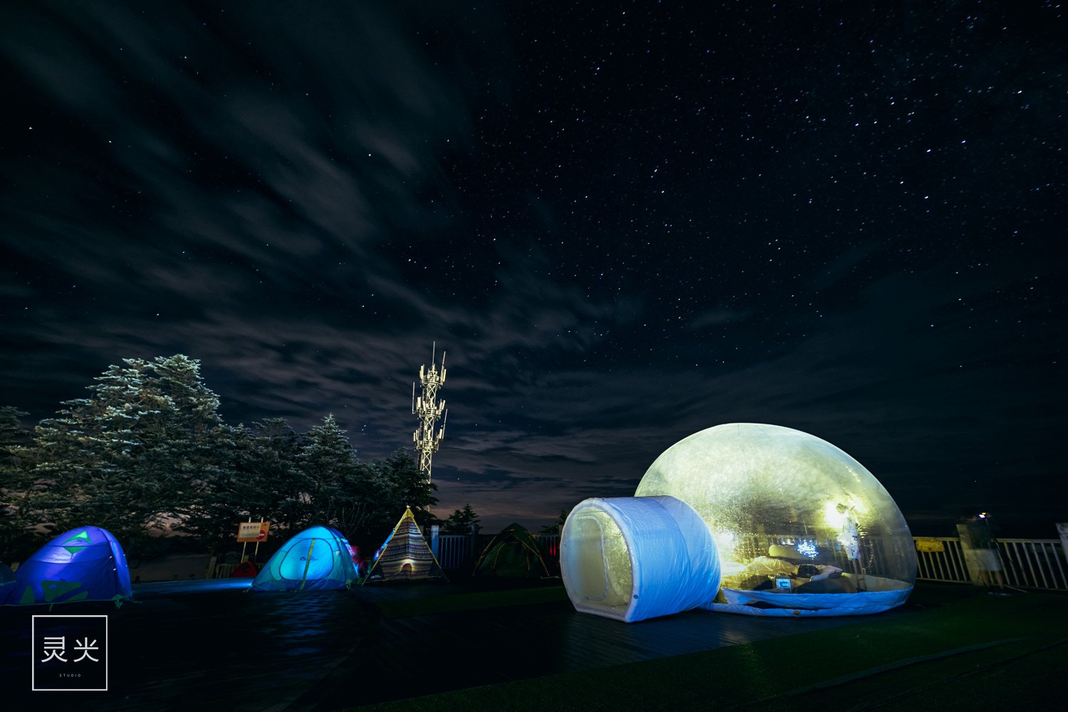 躺在西岭雪山的透明帐篷里探索星空秘