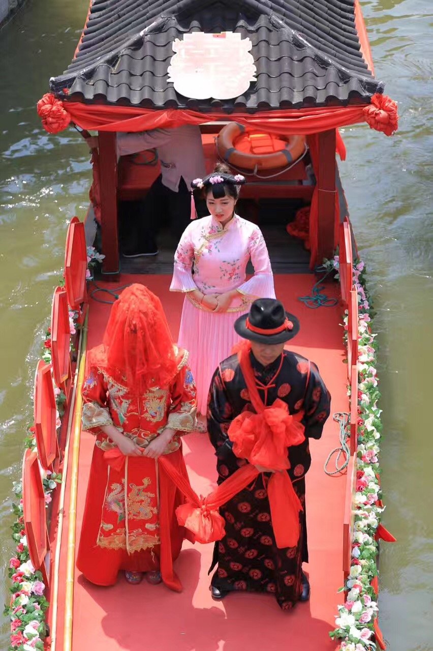 水上婚礼是南浔一大亮点也许这特色的水乡婚礼就是南浔古镇的唯一