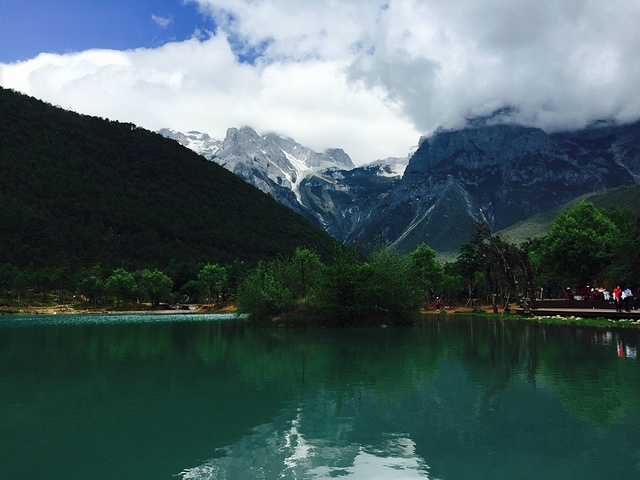 2018需带物品:大衣、防晒霜、氧气瓶、水、手