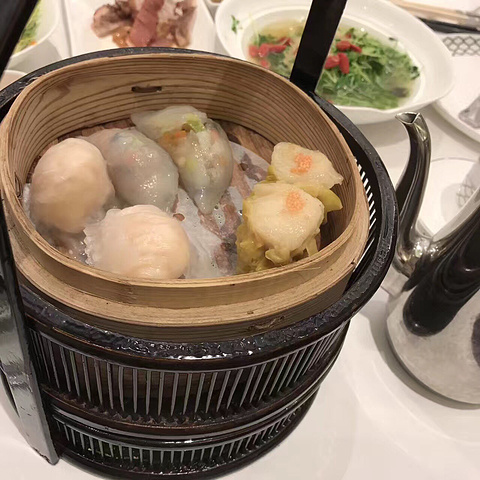 22朗豪坊里面有家非常好吃的粤菜馆 八月轩 真的炒鸡好吃 香港同事推荐的 点的每一道菜都很好吃呢 八月花 旺角朗豪坊店 评论 去哪儿攻略