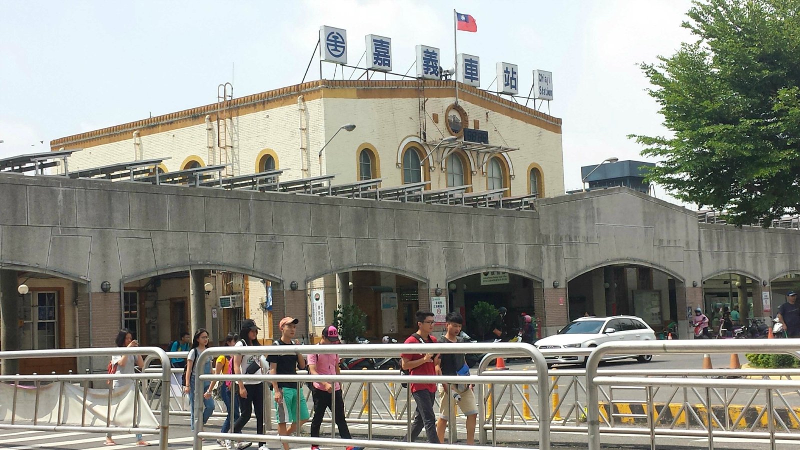 嘉义火车站外貌