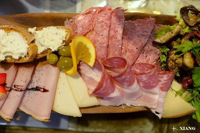 Prosciutteria Cantina Dei Papi(Trevi)