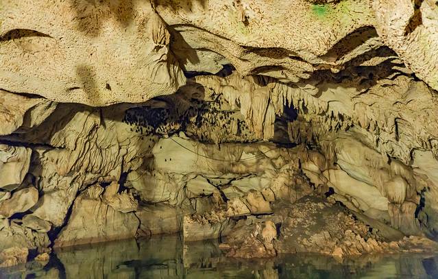 希纳达南石灰岩洞