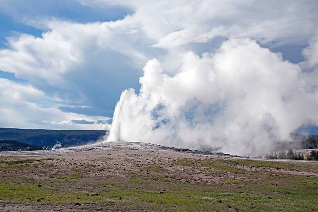 黄石公园间歇喷泉区