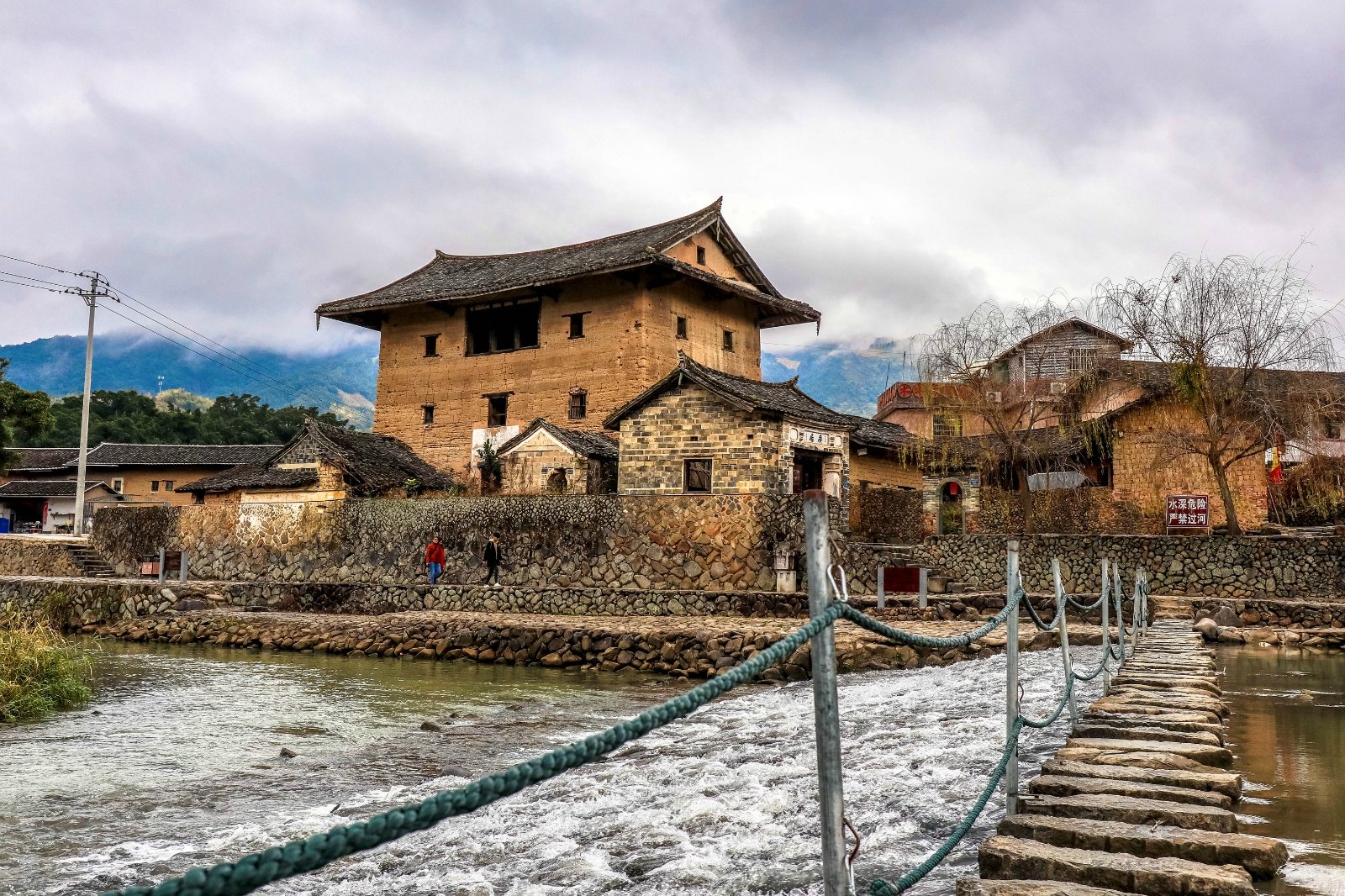 南靖土楼及云水谣作为厦门旅游的一个延伸距离厦门3个小时车程是每一