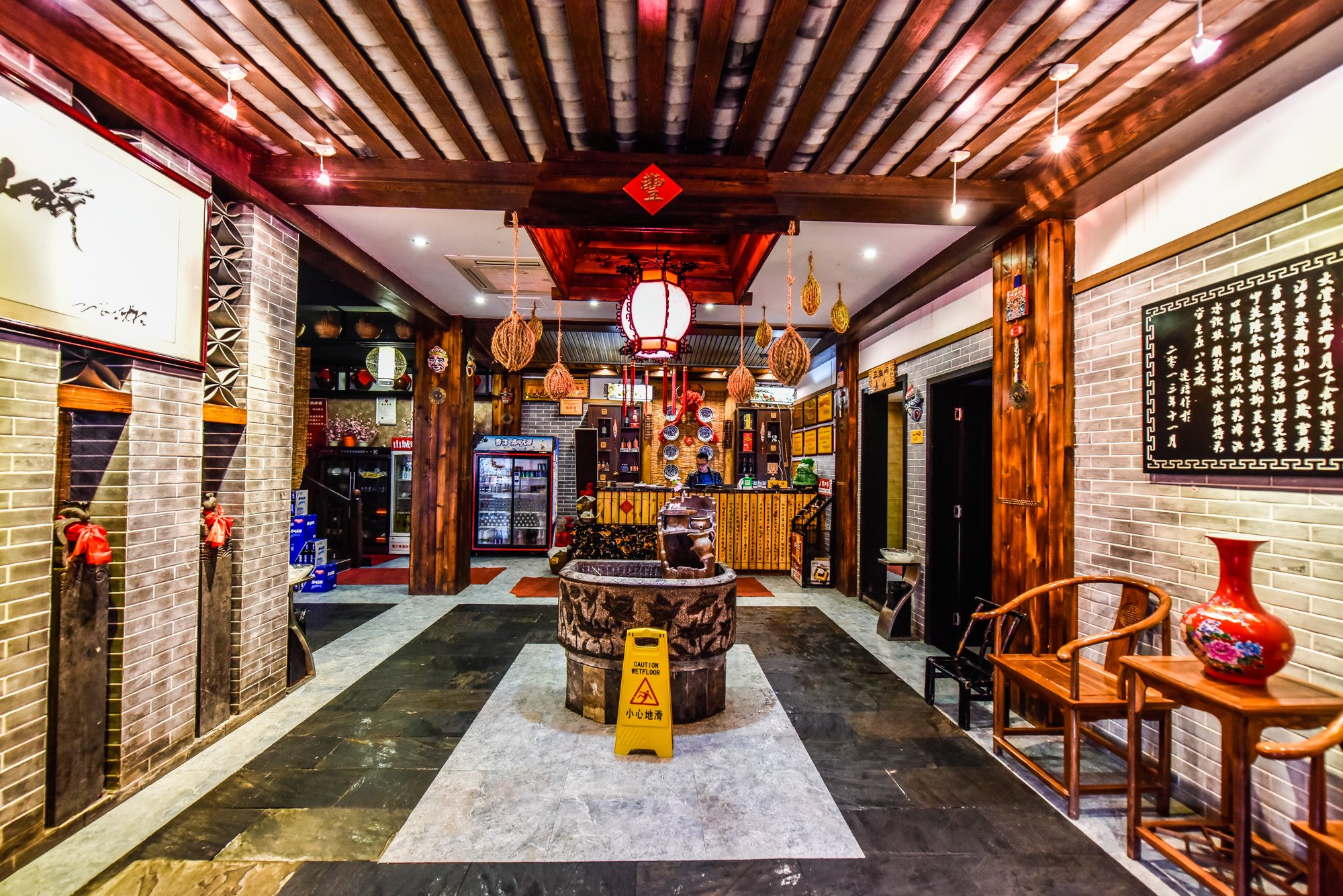 重庆酉阳八大碗餐厅是酉阳古城之内历史最悠久口味最正宗最具当地特色