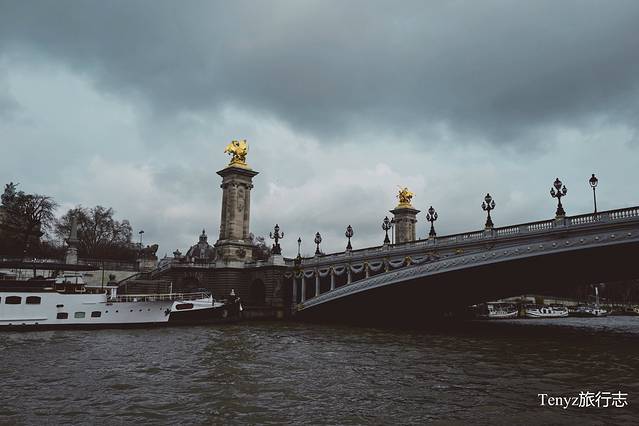 亚历山大三世桥