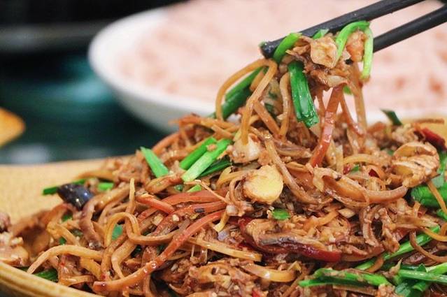 澜沧拉祜土锅鸡(万宏路店)