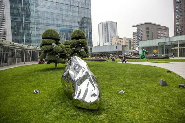 成都IFS雕塑庭院