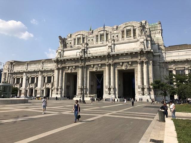 米兰中央火车站