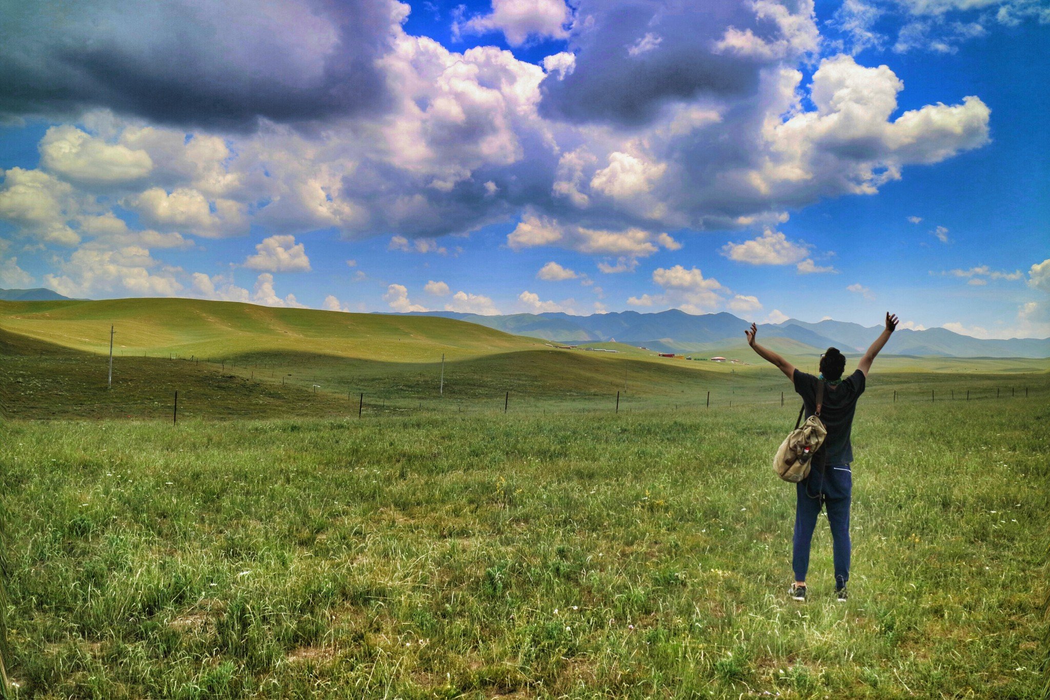 2022桑科草原游玩攻略,饭后非常放飞地用gopro拍照拍.【去哪儿攻略】