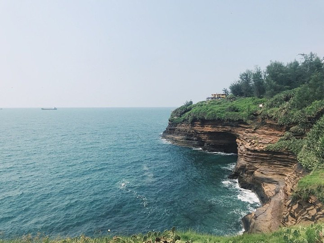 21全岛最美景点 也可以去踏浪看日落 傍晚的时候看着水面波光粼粼 就算没有日落也是很值得啦 重磅推荐 涠洲岛 评论 去哪儿攻略