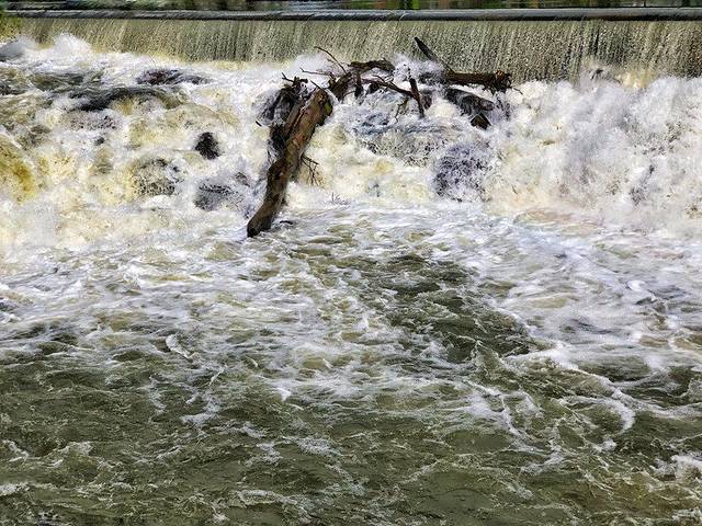 爱达荷人工瀑布