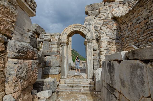 塞尔苏斯图书馆