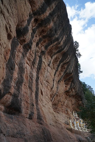 "仙人崖属于著名的麦积山风景区，门票36元，景区内电瓶车往返10元（建议购买，因为整个景区要爬山..._仙人崖"的评论图片