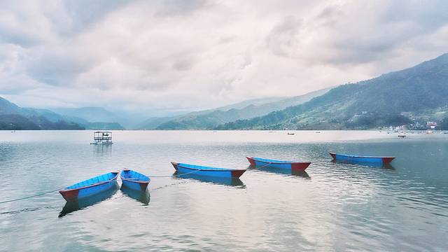 博卡拉湖滨区商业街