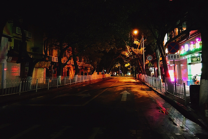 深夜的街道图片,深夜的马路图片,城市夜晚街道(第3页)_大山谷图库