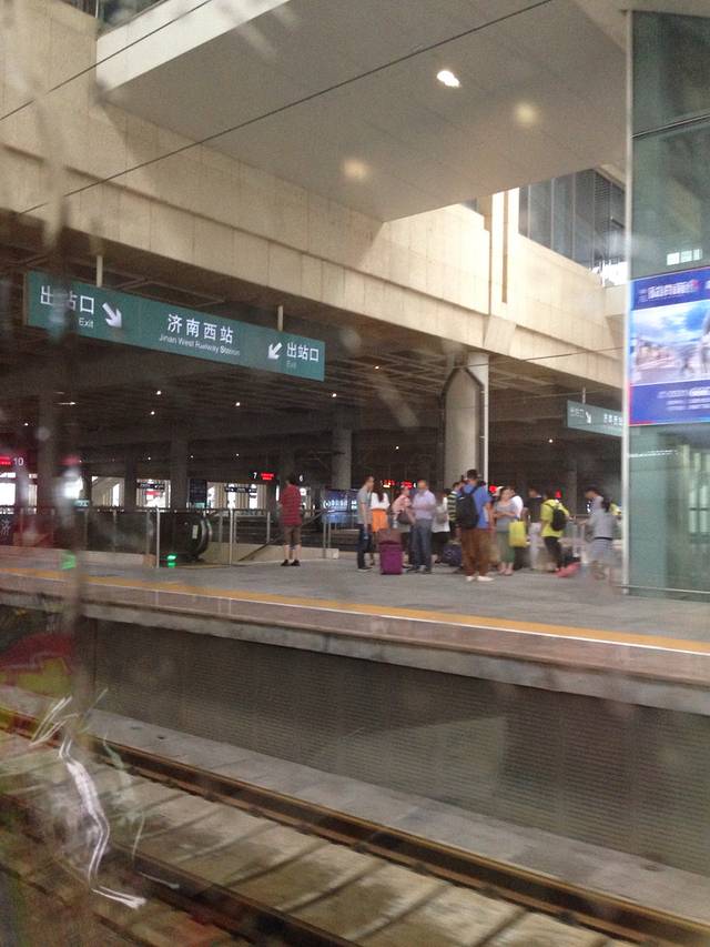 青岛火车站旅游长途汽车站