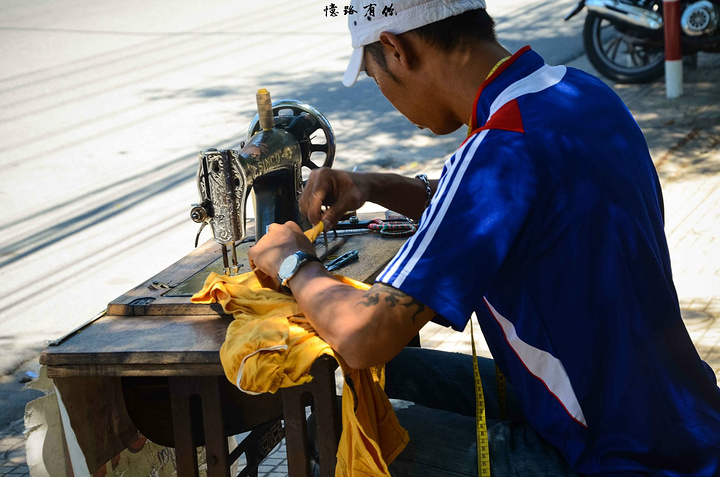 "...个景象还活在我的头脑中，没有太多的惊奇之处，全部都是看过的风景，不过第一次来的豆豆还是很兴奋的_隆山寺"的评论图片