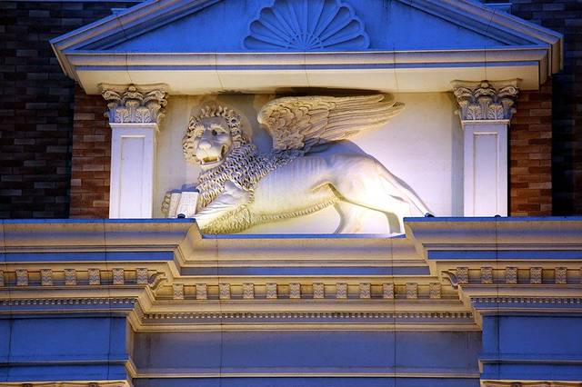 贡多拉礼品及售票廊