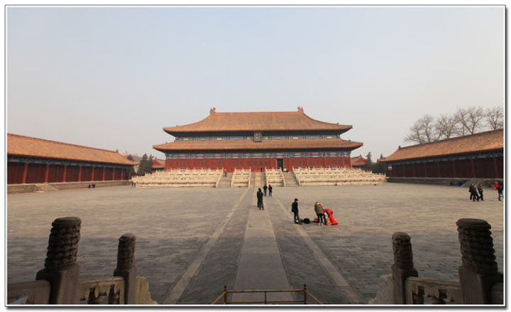 21这里现在少有游人 目前三殿里只有前殿是对外开放的 里面摆放着中华和钟 10元门票是可以参观这里的 北京市劳动人民文化宫 评论 去哪儿攻略