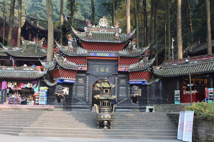 2024青城山名胜古迹很多 ,古建筑各具特色,古今名人诗画词赋处处可见,有优美的风光和神奇的传说。景区路线图_青城山-评论-去哪儿攻略