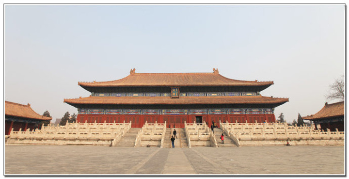 21这里现在少有游人 目前三殿里只有前殿是对外开放的 里面摆放着中华和钟 10元门票是可以参观这里的 北京市劳动人民文化宫 评论 去哪儿攻略