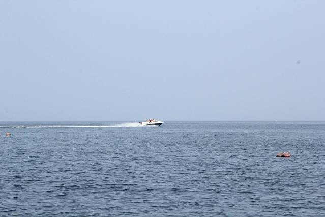 棒棰岛的快艇,10分钟绕岛一圈,不上岛,80rmb