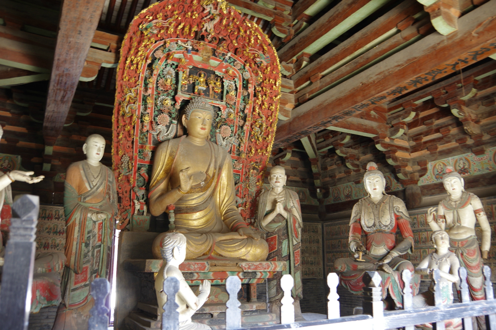镇国寺原名京城寺,是平遥古城的"一城,二寺"中二寺之一.