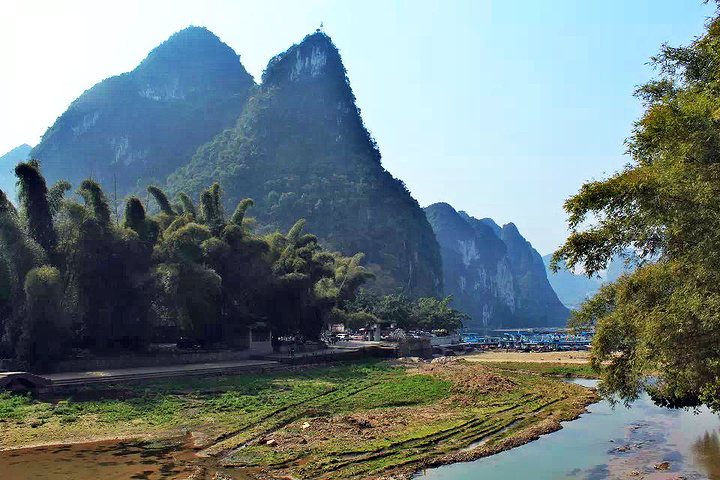 "自此，兴坪多了个不收费的新景点，寂寂无名的老寨山成了小有名气的最佳摄影点。这里已能欣赏山下风光_老寨山"的评论图片