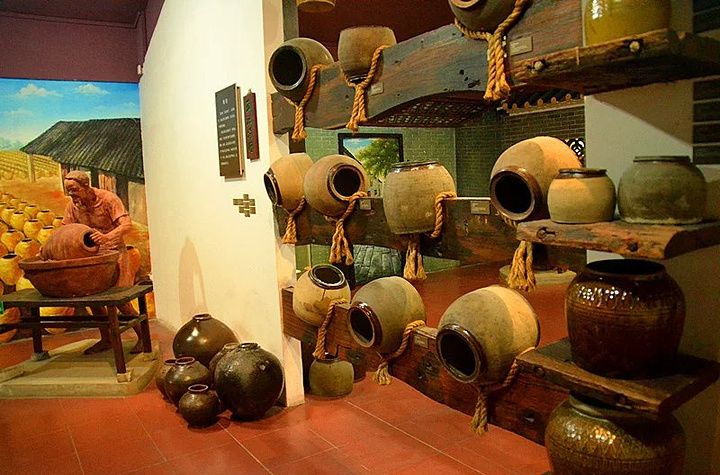 建于明代正德年间的南风古灶,是世界现存最古老的柴烧龙窑,薪火相传