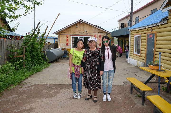 入住的冬妮娅家庭旅馆,老板是位俄罗斯后裔,所以家里小孩都是混血