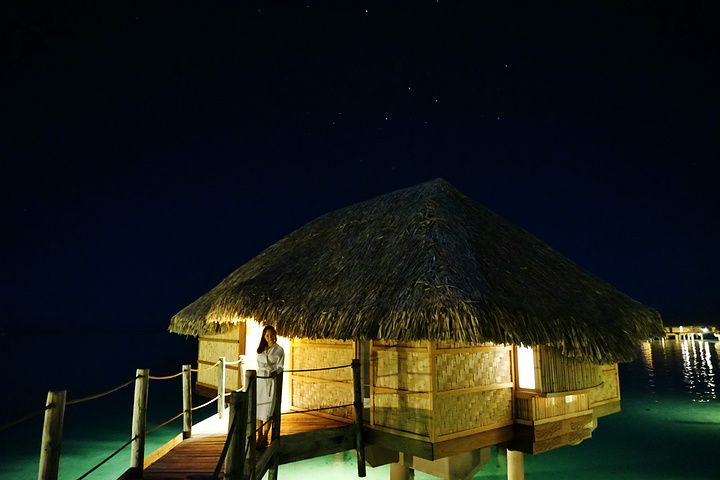 回到房间,开始了与水上小茅屋的朝夕相处.
