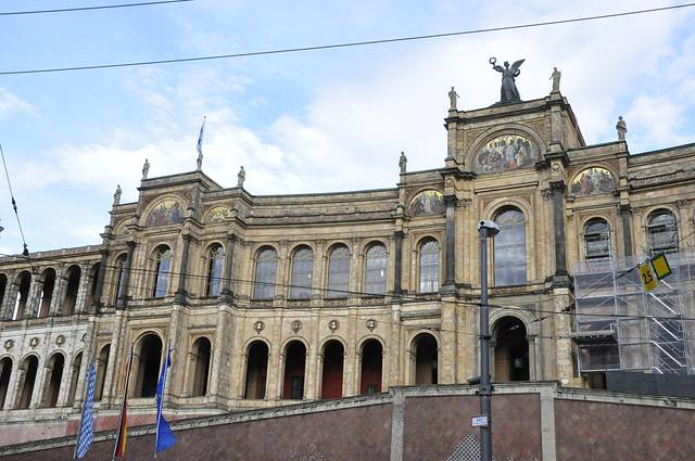 马克西米连大街