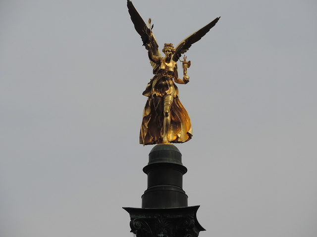 21和平天使雕像游玩攻略 这座38米高 全身镏金的天使 去哪儿攻略