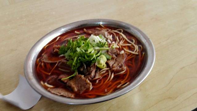 薛记襄阳香辣牛肉面馆(民主路店)