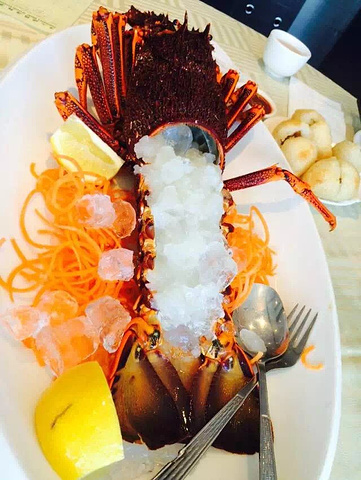 22这里有很多家在卖海鲜鱼类 我们在最有名的peter家买了一只澳龙 要就生吃做刺身 悉尼鱼市场 评论 去哪儿攻略