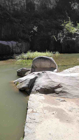 "峡内自然风光独特秀美，气候温和宜人，同时太行山大峡谷历史悠久，文化底蕴深厚，拥有许许多多的传说..._太行山大峡谷"的评论图片