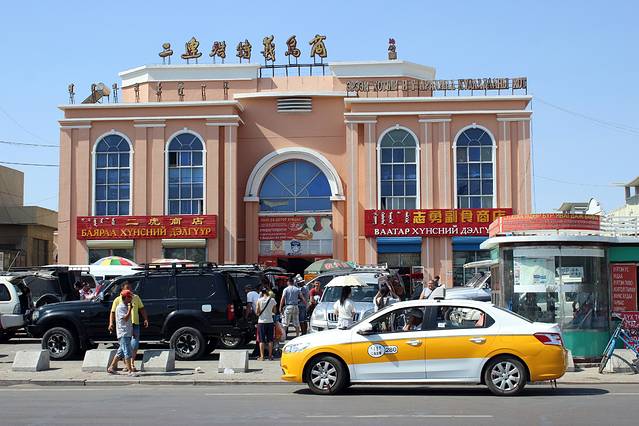 中国的北大门,二连浩特,我们来了.