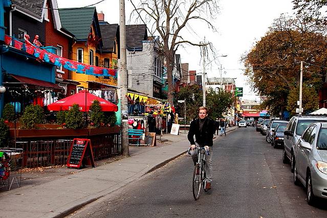 看枫叶飘零,领略加拿大的独特魅力