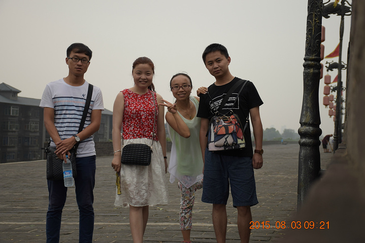 2018我们是从西安火车站旁边的尚德门登墙,门