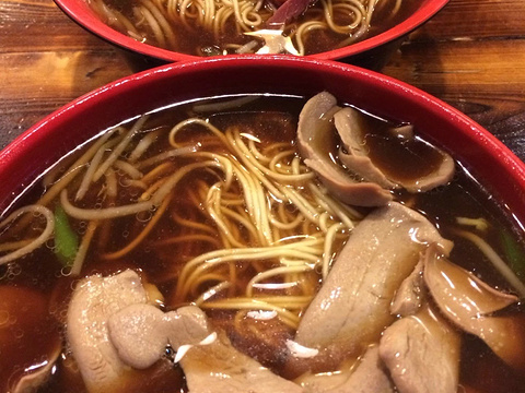 百年面道锅盖面