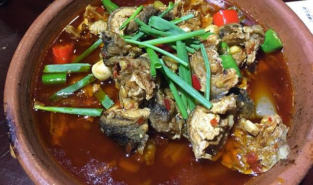 老街鱼嘴巴连锁餐饮(坡子街店)