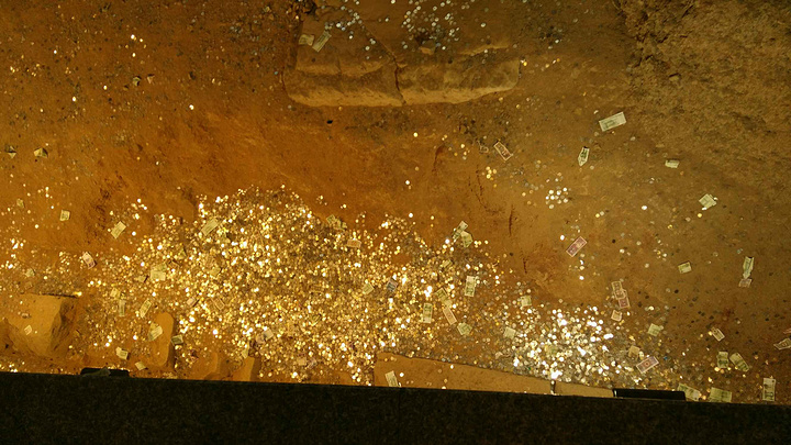 没有游玩的需要。遗址。雷峰塔因为许仙白娘子