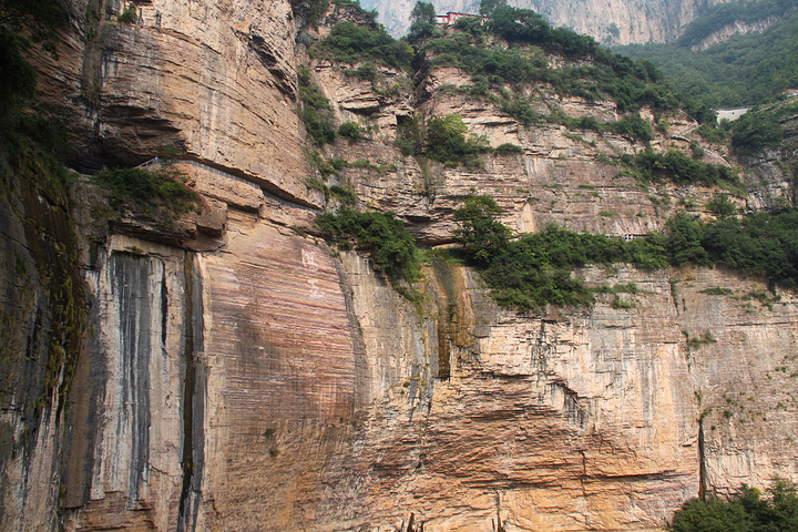 21 山道上 包括吃力的牧马坡 险峻的凌空栈道 米高的筒梯 人工开凿的必须俯首弯腰通过的挂壁通道 王相岩 评论 去哪儿攻略