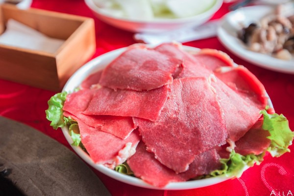 鲁朗翠花特色石锅鸡