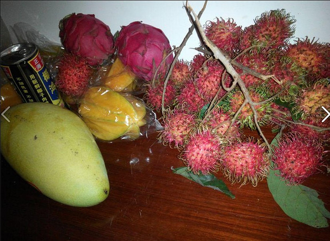 红毛丹,火龙果,大芒果,杨桃,价格都不贵哦